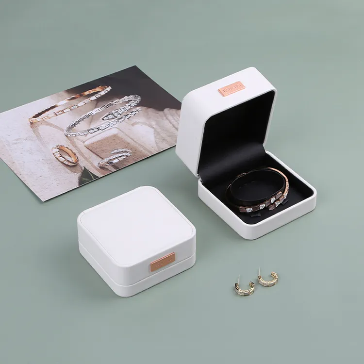 Boyang Wholesale Luxury White PU Leather Jewelry Packaging Bracelet Box with Logo Custom