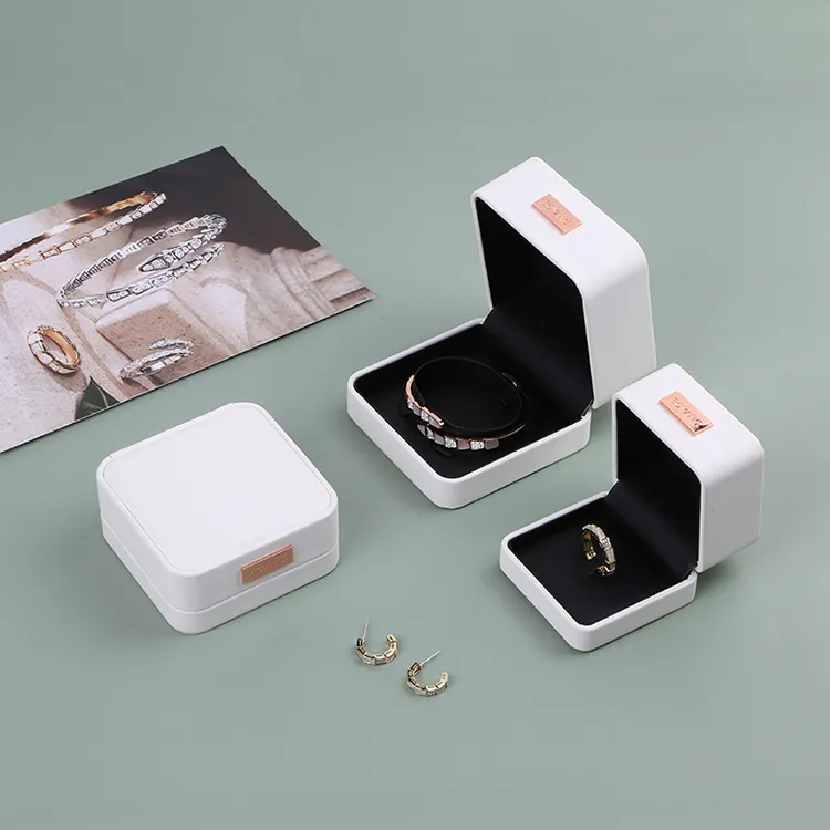 Boyang Wholesale Luxury White PU Leather Jewelry Packaging Bracelet Box with Logo Custom