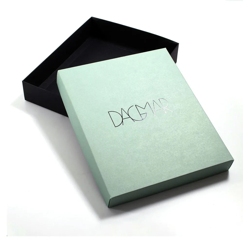 Eco Friendly Green Color Cardboard Paper Customized Logo Printing Lingerie Packaging Box With Gift Cards and Tags