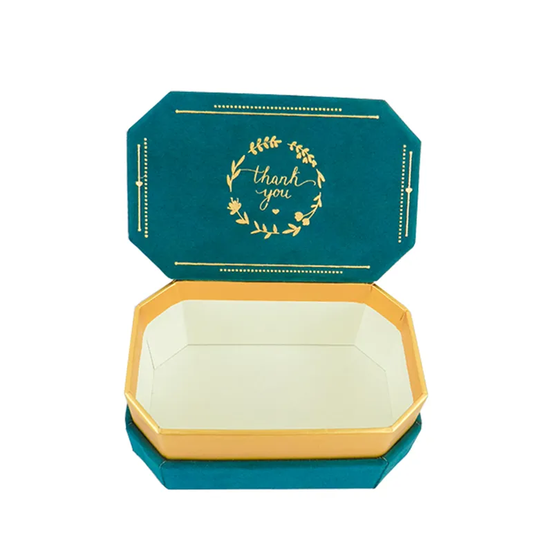 Luxury velvet gift box for wedding gift packaging