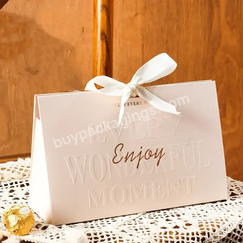 Customized Wholesale High-quality Creative Triangle Wedding Candy Packaging Handbag Gift Box - Buy Christmas Gift Packaging Gift Box,Candy Packaging Handbag Gift Box,Exquisite Gift Packaging Box.