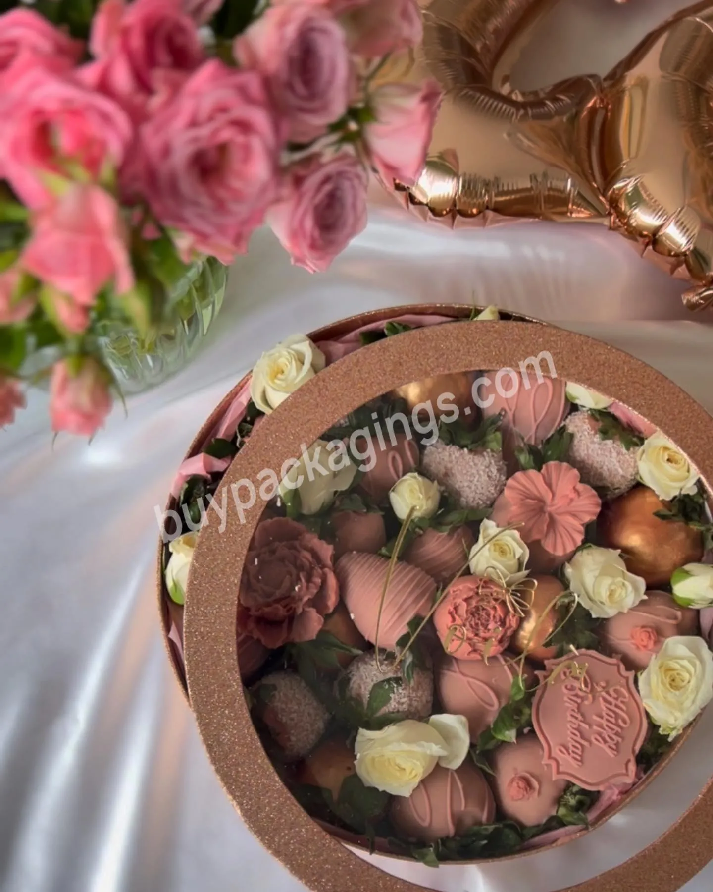 Empty birthday chocolate strawberry round boxes with clear lid circle-shaped paper packaging box