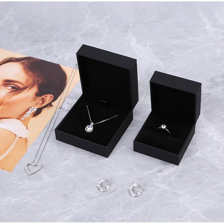 Boyang Custom Logo Black Paper Plastic Hinge Jewelry Pendant Gift Packaging Box Necklace