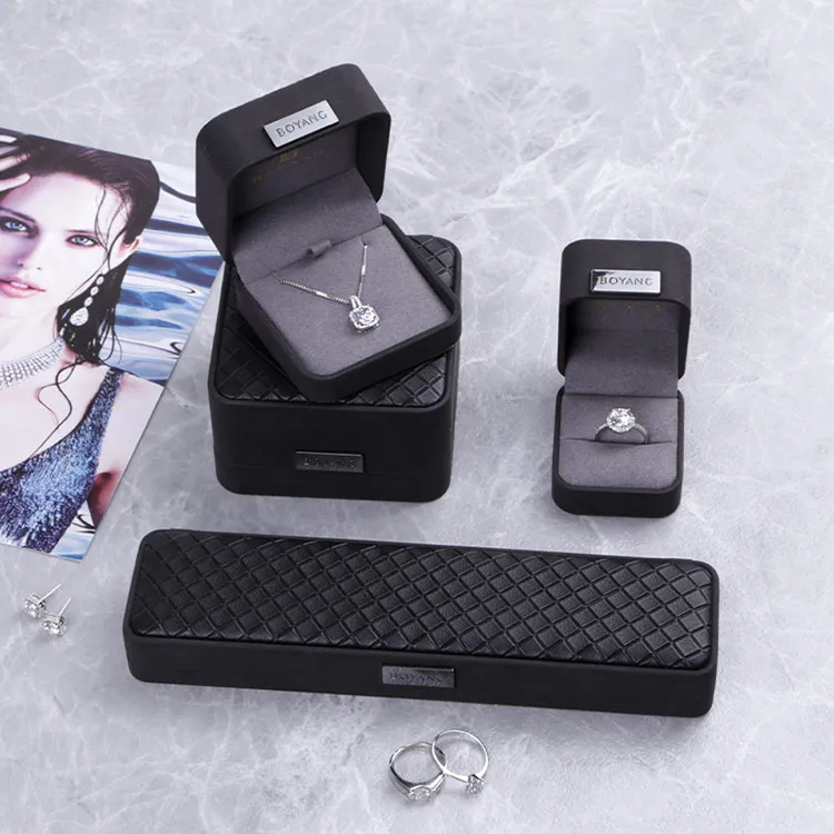 Boyang Custom Wholesale Luxury Black Flip PU Leather Jewelry Ring Box Packaging