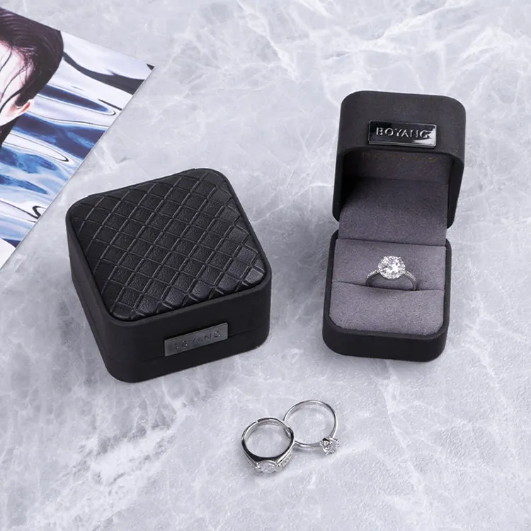 Boyang Custom Wholesale Luxury Black Flip PU Leather Jewelry Ring Box Packaging