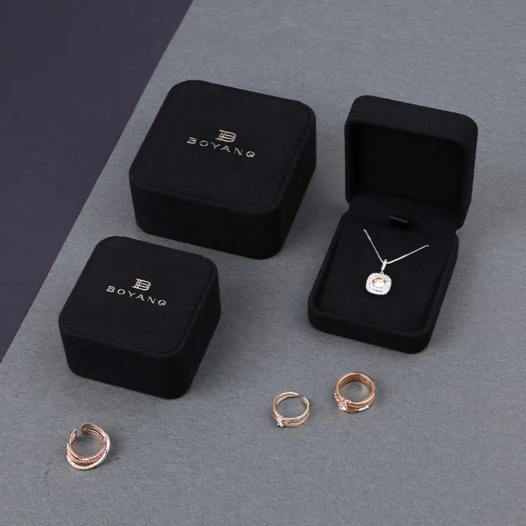 Boyang Wholesale Custom Logo Black Velvet Necklace Gift Boxes Flip Pendant Jewelry Packaging Box