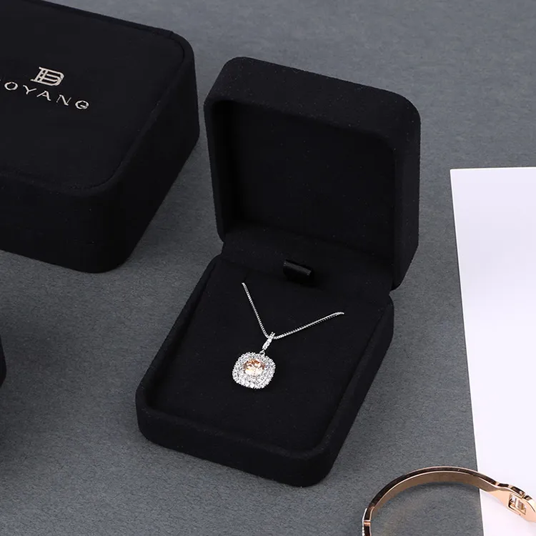 Boyang Wholesale Custom Logo Black Velvet Necklace Gift Boxes Flip Pendant Jewelry Packaging Box