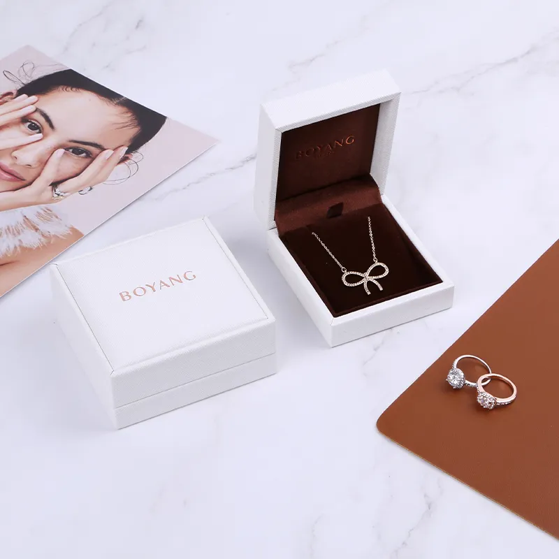 Custom High Quality Luxury Printed High Quality Clear Chain Gift Box Jewelry Storage Packaging Necklace Box