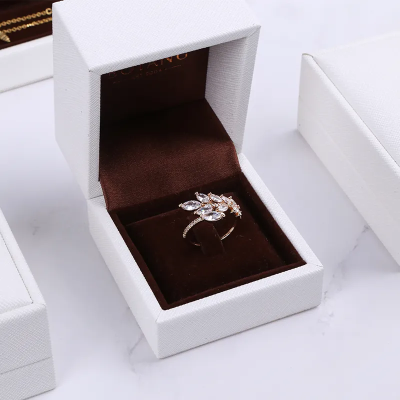 Custom High Quality Luxury Printed High Quality Clear Chain Gift Box Jewelry Storage Packaging Necklace Box