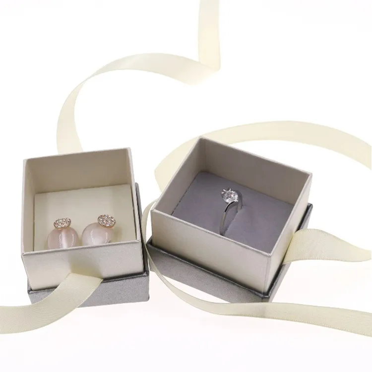 Custom logo jewelry boxes small box for packaging ring with ribbon