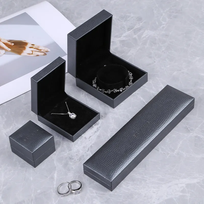 Factory Customized Logo Best Selling Luxury Packaging Plastic Clamshell Display Storage Jewelry Box Set