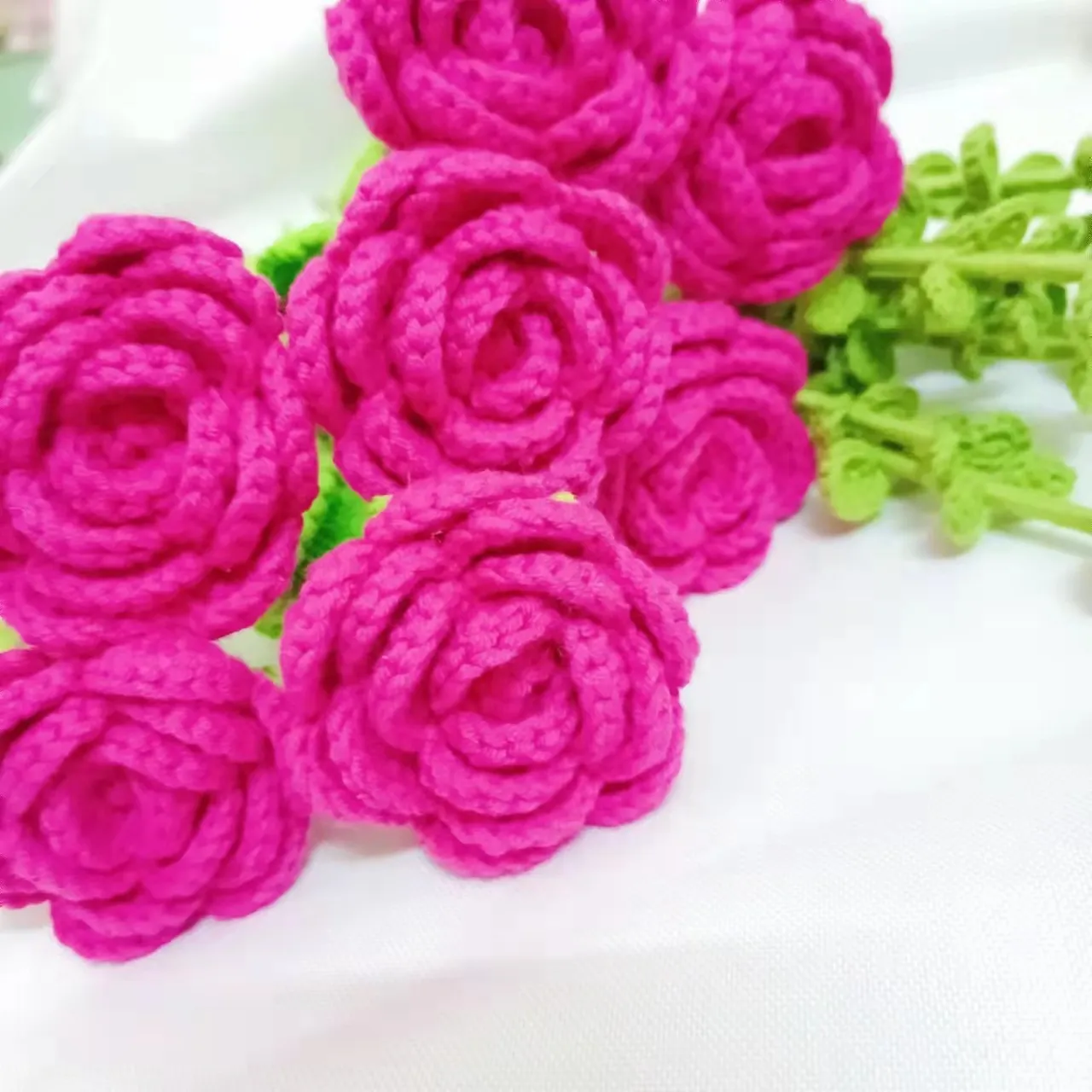 Hand-knitted roses Valentine's Day creative gifts Crochet simulation bouquets Decoration finished products