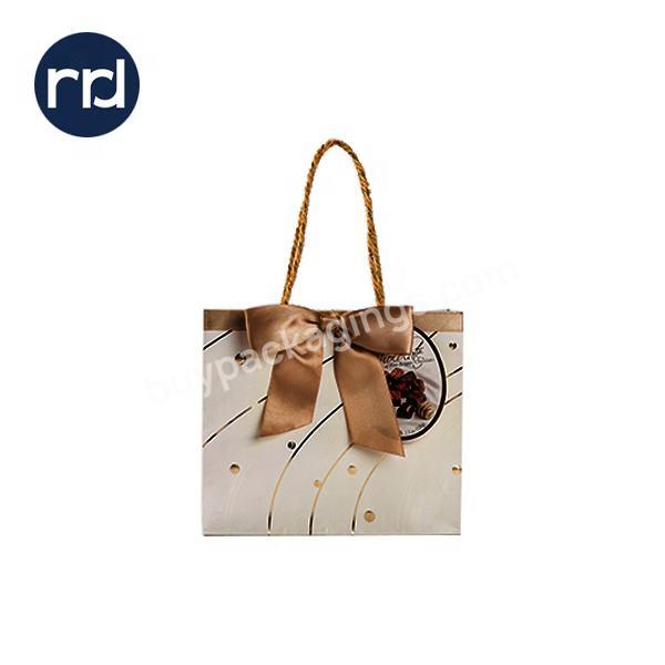 Oem Wholesale Packaging Luxury Shopping Clothing Shoes Retail Shop Paper Gift Bag Print Logo Paper Bag Custom