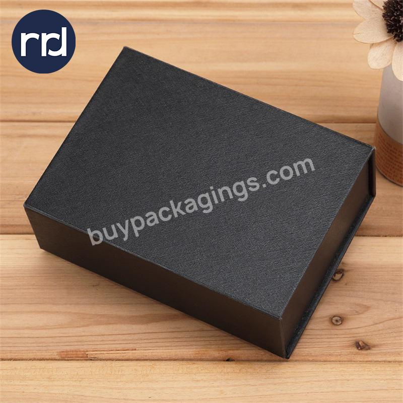 RR Donnelley Excellent Wholesale Custom Logo Black Cardboard Paper Foldable Magnet Lid Chocolates Packaging Valentine Gift Box