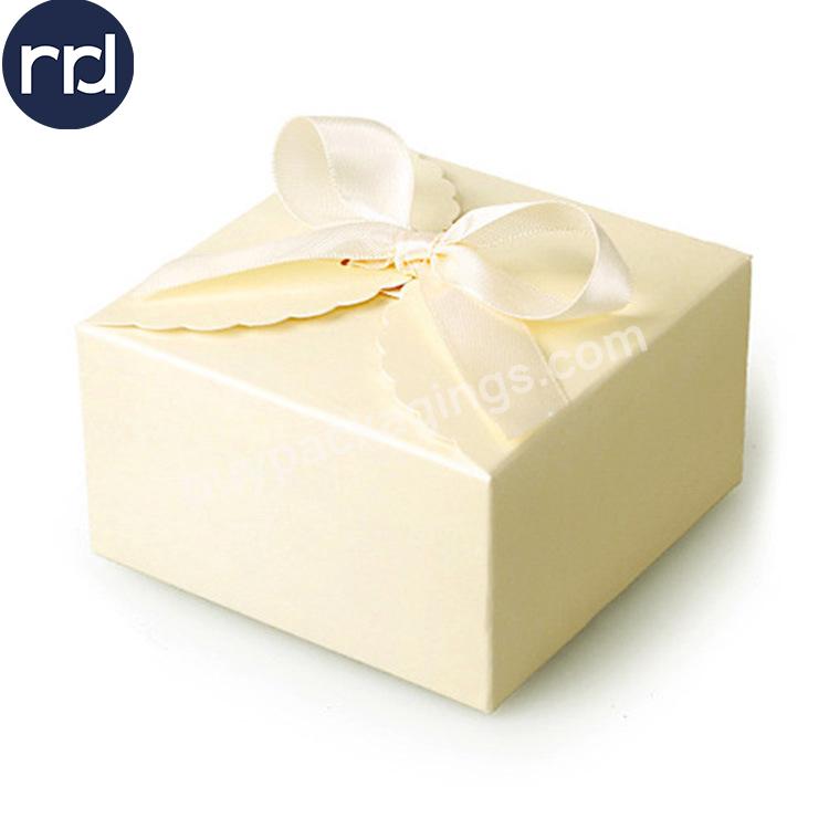 RR Donnelley OEM Manufacturer Shipping Luxury White Foldable Wedding Favor Sweet Chocolate Valentine Day Gift Box with Ribbon