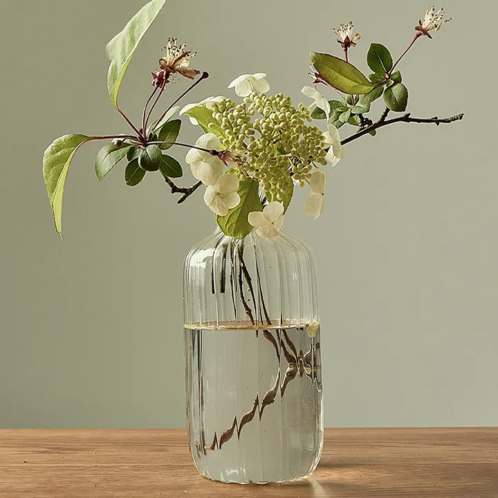 Wholesale High Quality  Desktop  Decorations Transparent Stripe Flowers Fine Mouth Glass Material Plant Vase