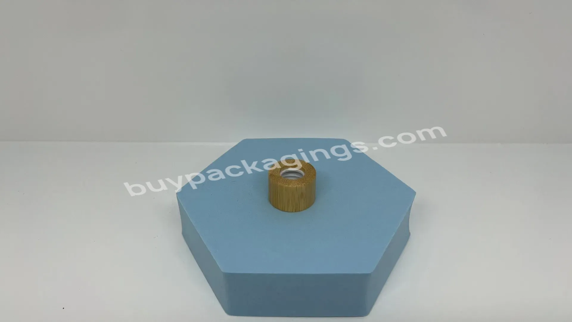 24/410 Bamboo Screw Cap Medium Hole Bamboo Cover