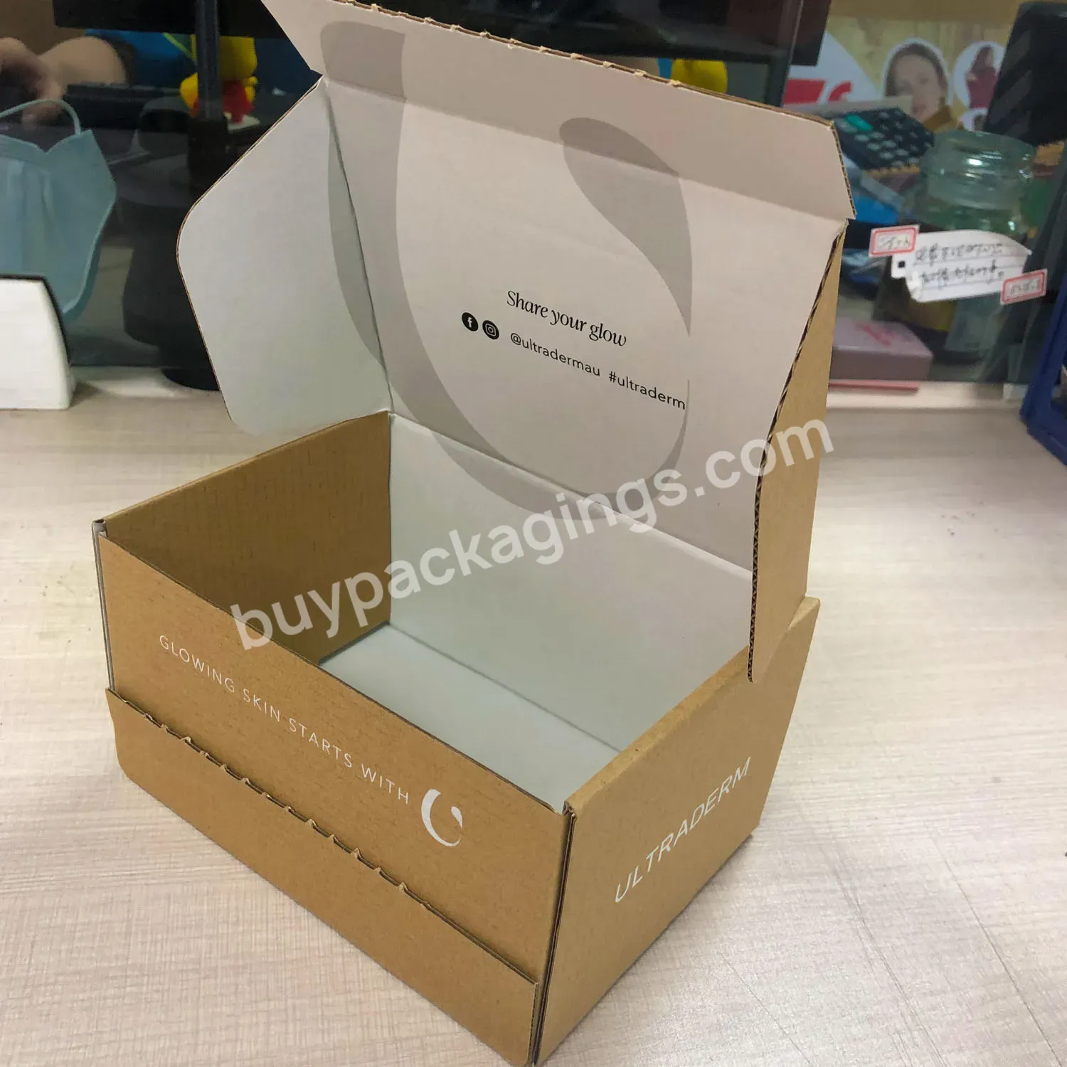 Cheap Personalized Gift Custom Sustainable Self Adhesive Light Logo Retail Shipping Tear Strips Zipper Mailing Postage Box