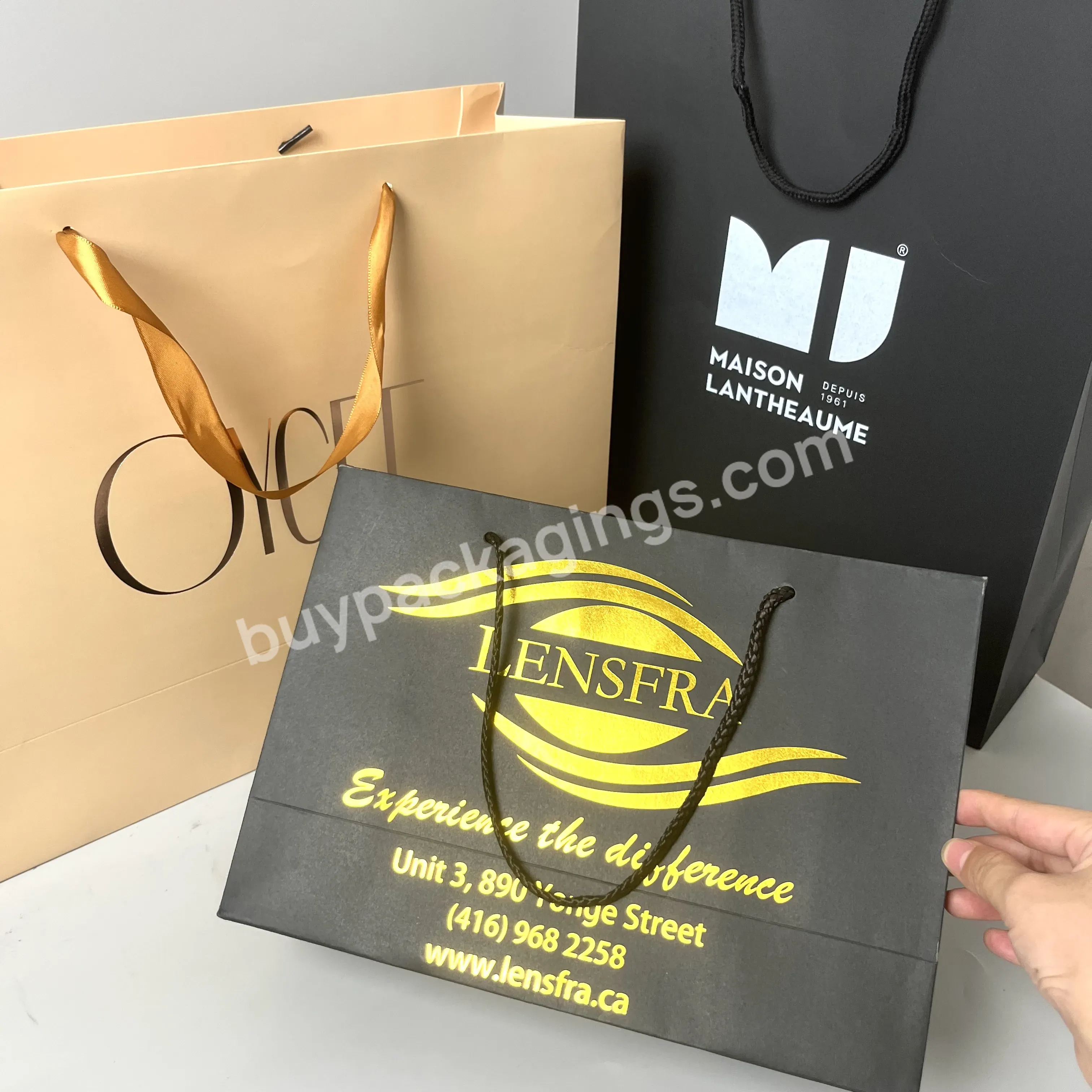 China Maker Custom Black Nedium Size Paper Bag Gold Foil Logo Printing Packaging Clothing