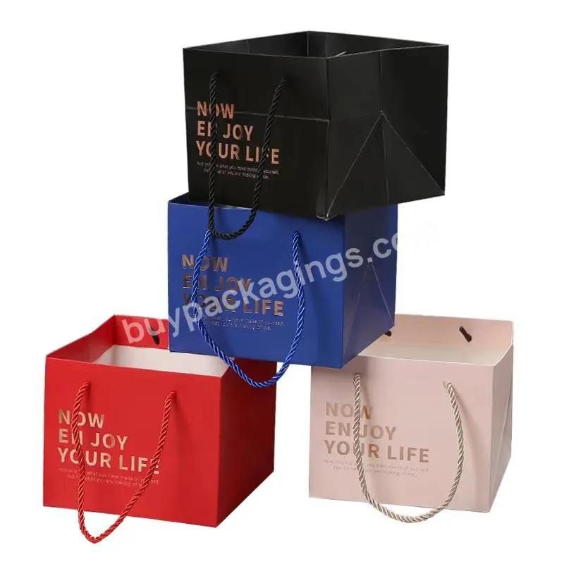 China Supplier Custom High Quality Eco Friendly Logo Golden Foil Stamping Gift Chocolate Paper Bag With Golden Handles