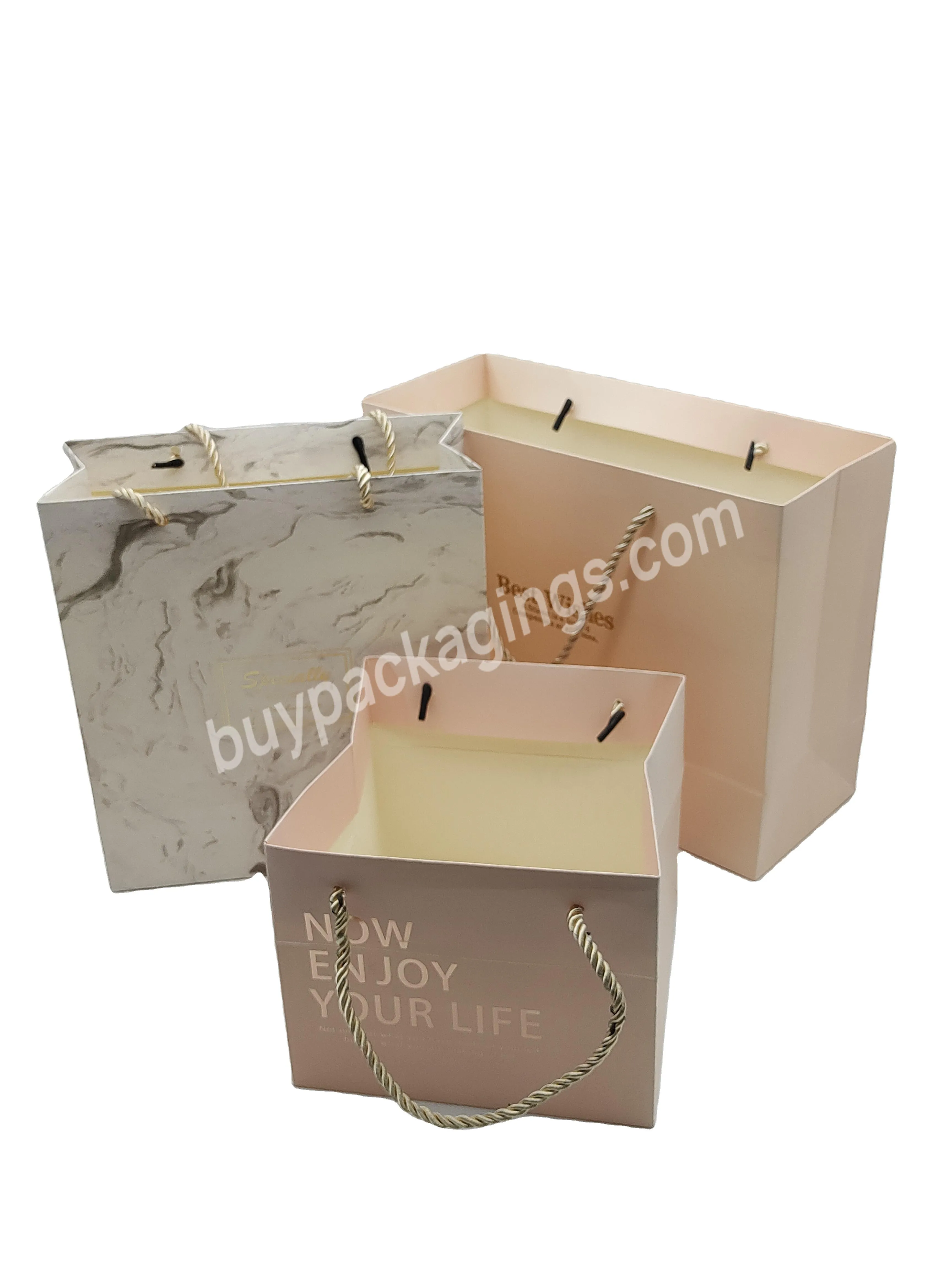 Christmas Exquisite Logo Containing Cardboard Packing Costume Environment Friendly Cardboard Bags With Handles For Dress