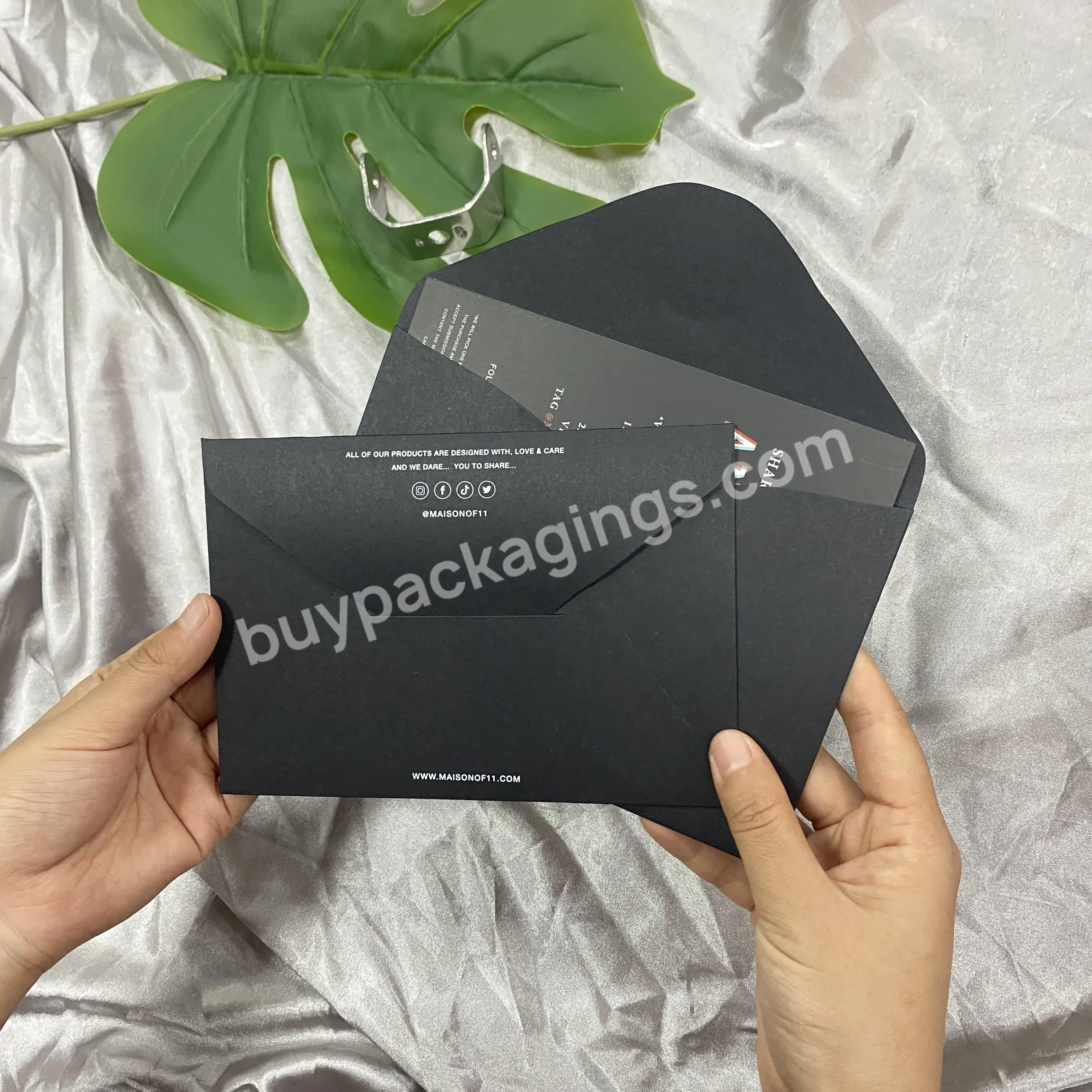 Custom Logo Uv Printing Black Paper Envelope Greeting Cards Wedding Invitation Business Thank You Card Congratulation Envelope