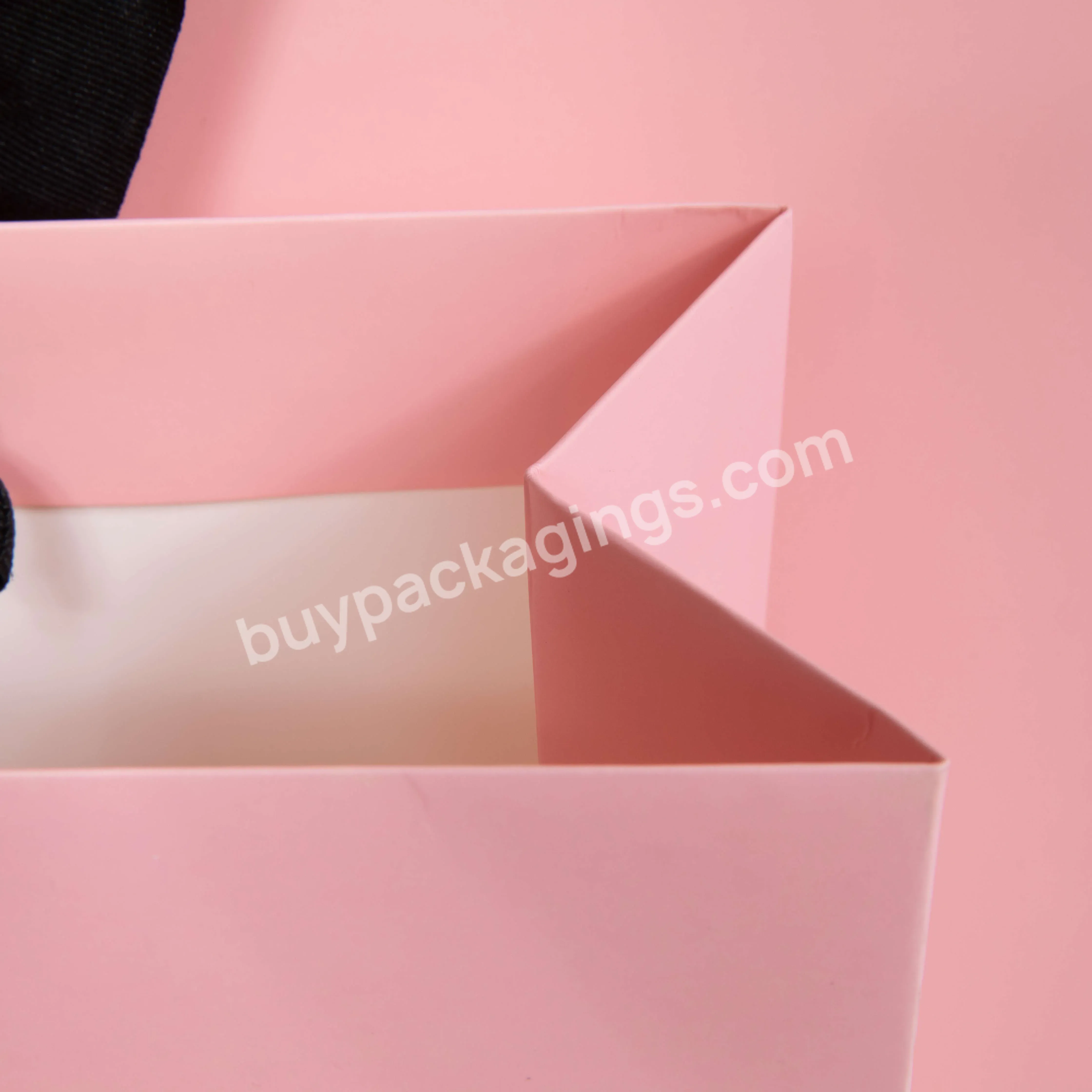Factory Making Cheap High Quality Black Card Paper Bag With Uv Printing Logo