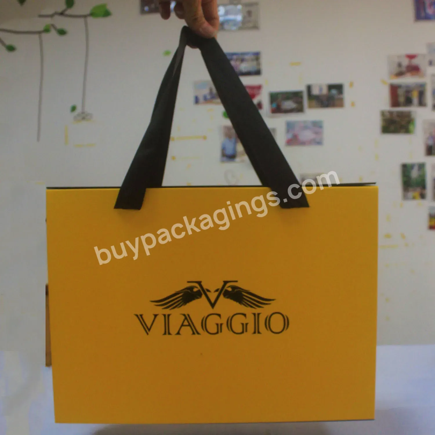 Free Design New Trendy Fashion Boxes Custom Brand Logo Luxury Yellow Shoe Clothing Storage Packaging Boxes With Handles