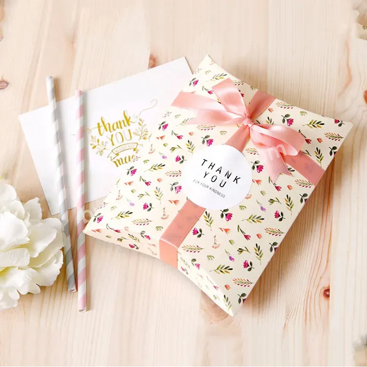 Hot Selling Fresh Floral White Card Boxes Creative Small Gift Candy Box Folding Pillow Chocolate Box