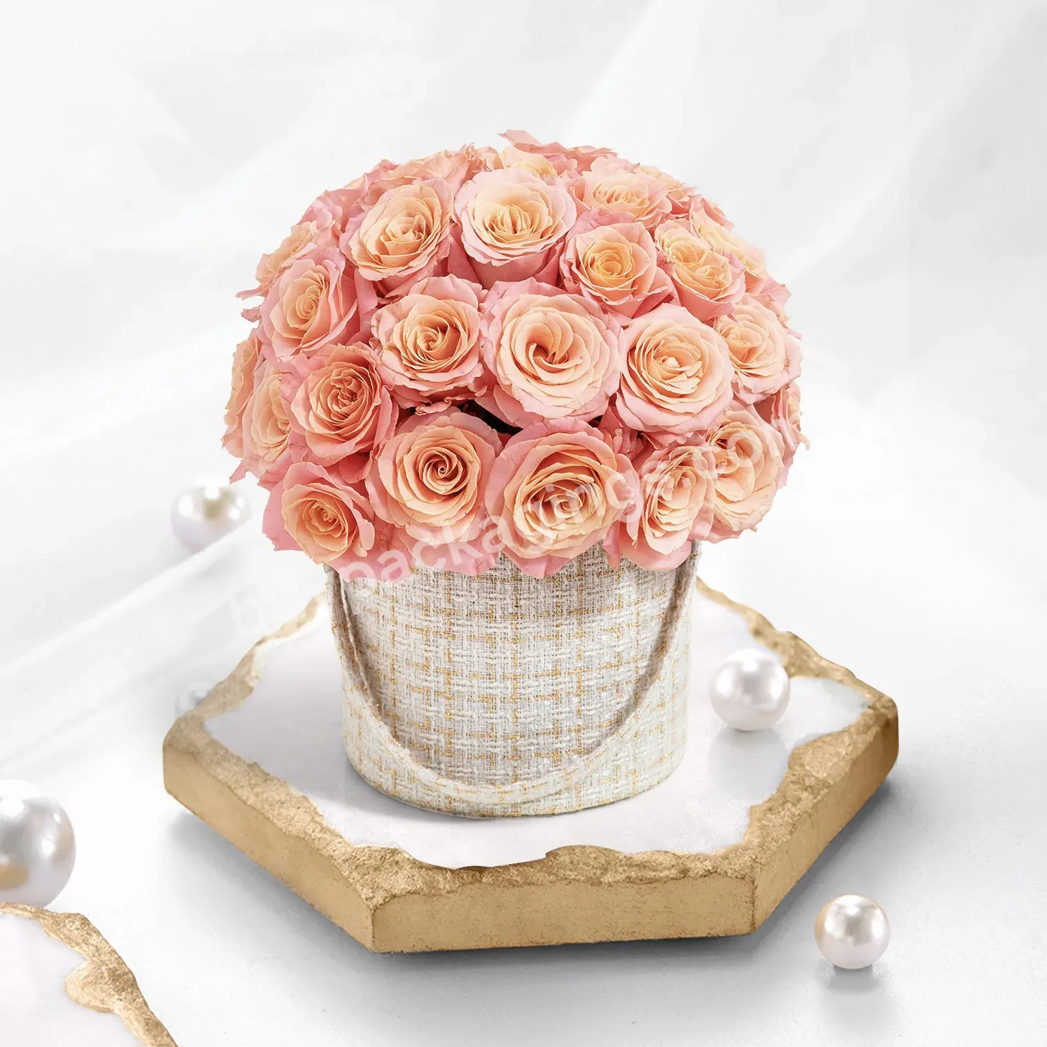 Hug Bucket Flowers Rose Round Flowers Gift Box Packaging Box Flower Shop Valentine's Day Luxury Plaid