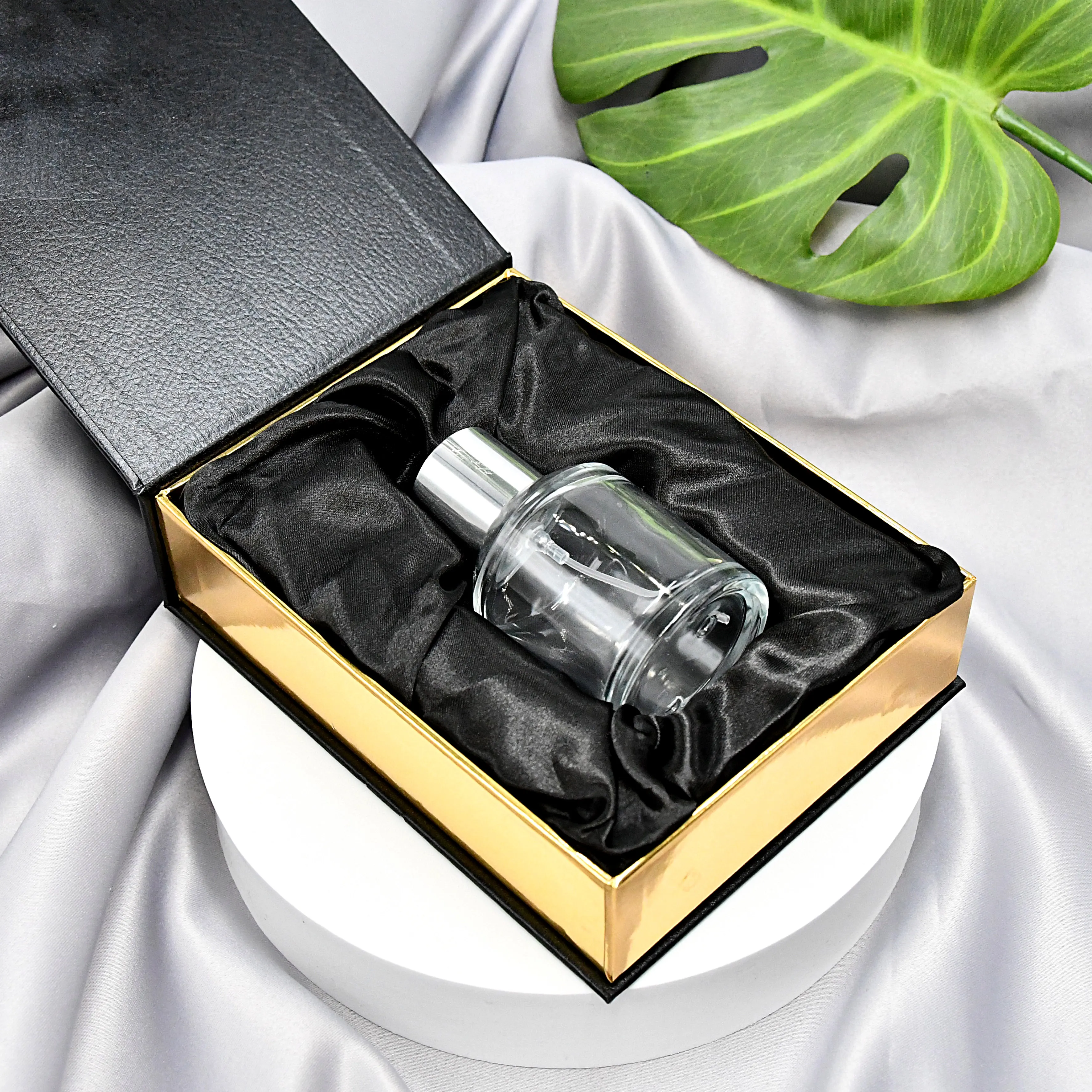 Luxury Custom Design Cardboard Boxes With Insert Gold Foil For Perfume  Fragranceskin Care Mini Wedding Favour Pillow Gift Box