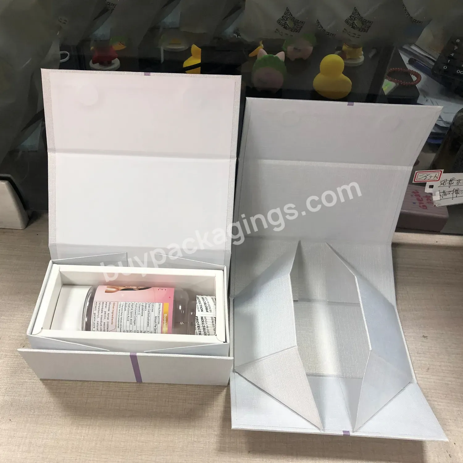 Luxury Makeup Box Packaging Custom Logo White Specialty Paper Wine Cosmetic Perfume Closure Folding Magnetic Box