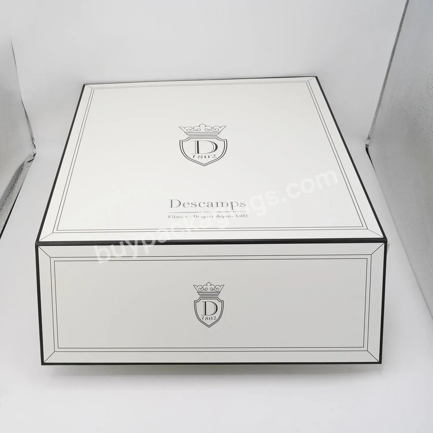 Luxury Sweatshirt Box Bag Packaging Custom Logo Big White Storage Collapsible Folding Gift Box