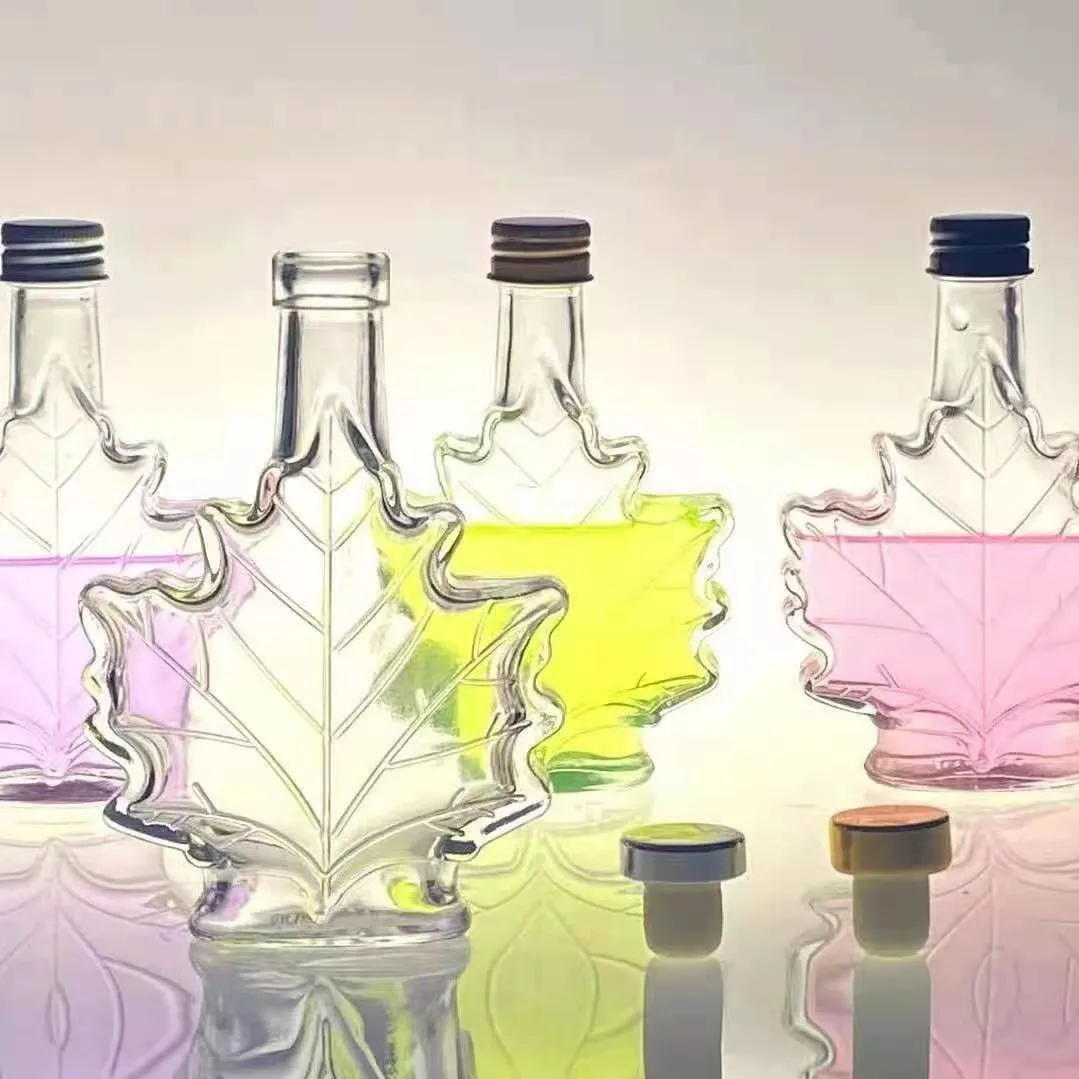 Maple Leaf small wine bottle glass aromatherapy bottle juice transparent creative shaped bottle