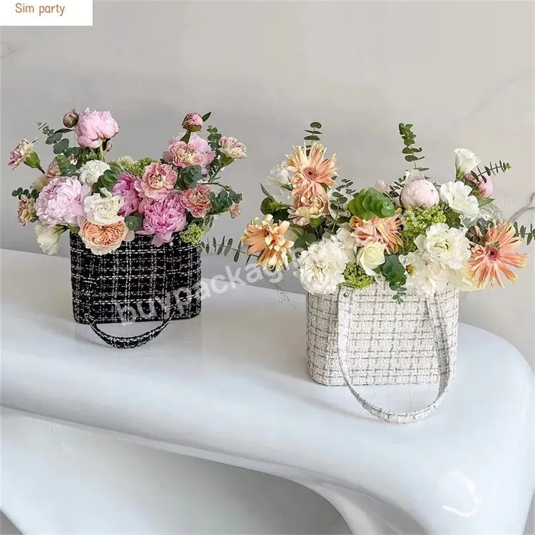 Sim-party High Quality Gold White Bouquet Luxury Valentine Rose Gift Box Handle Cloth Flower Basket Boxes