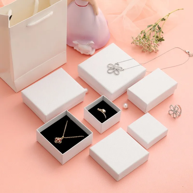 Unique Paper Cardboard Jewelry Packaging Boxes Customized Logo Leatherette Paper Mini Necklace Jewelry Box