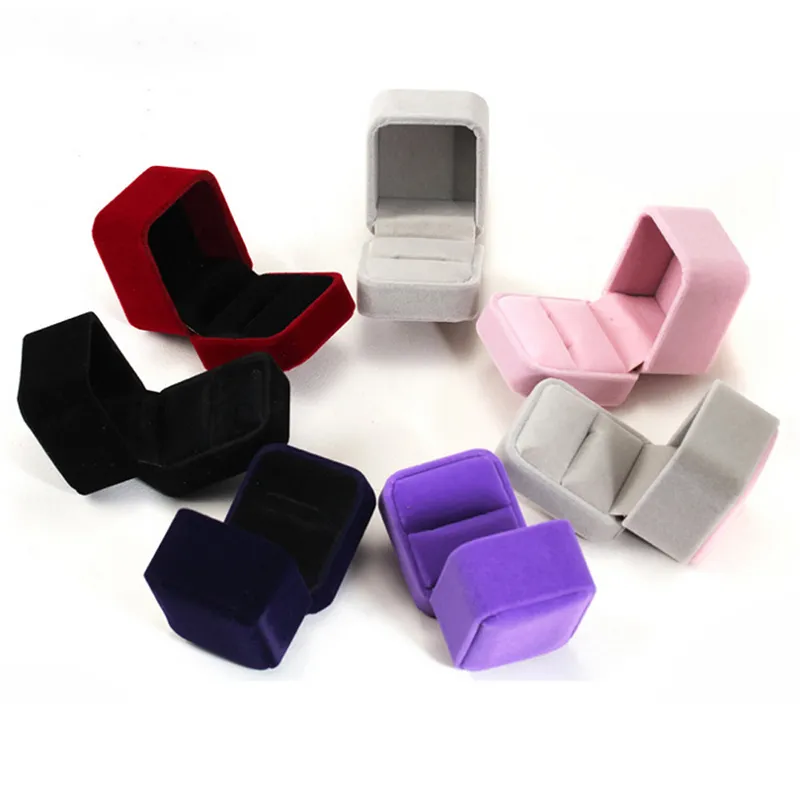 wholesale clamshell packaging case ring velvet storage jewelry box and travel jewelry organizer box for baby earring