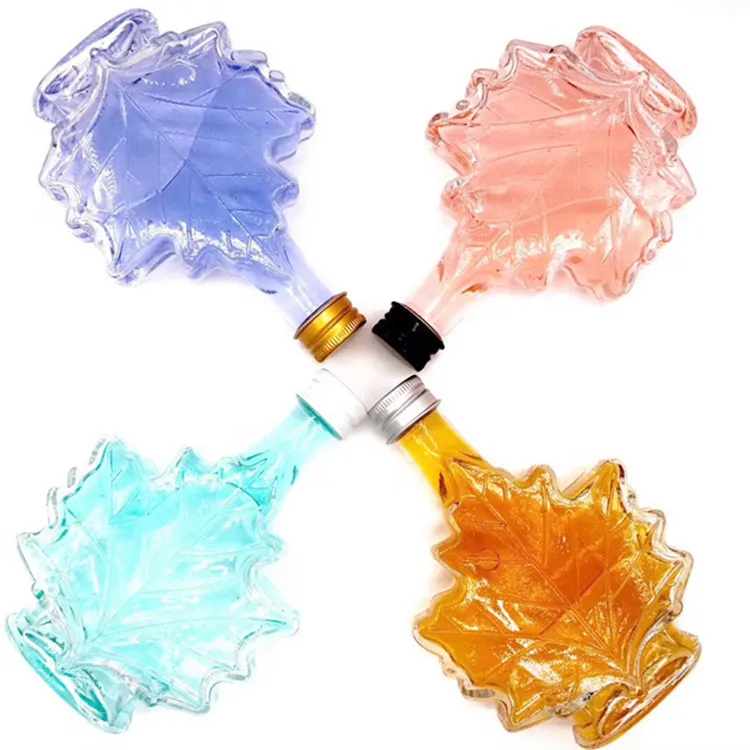 Wholesale Creative transparent juice bottles free sample 50ml 100ml glass bottles Maple Leaf shape fruit wine bottles