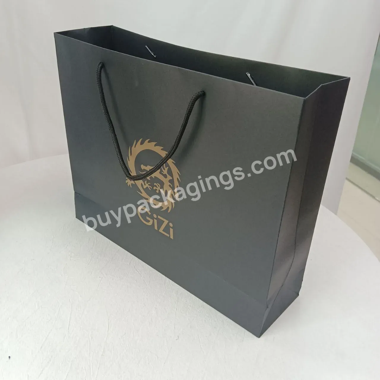 Wholesale Custom Printed Logo Luxury Black Card Paper Bag Shopping Gift Handle Packaging