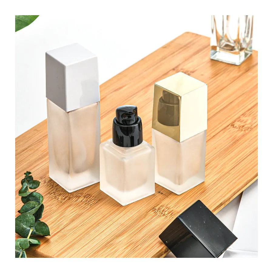 Wholesale High Quality Foundation Square Transparent Frosted Cosmetics Spray Empty Glass Bottle