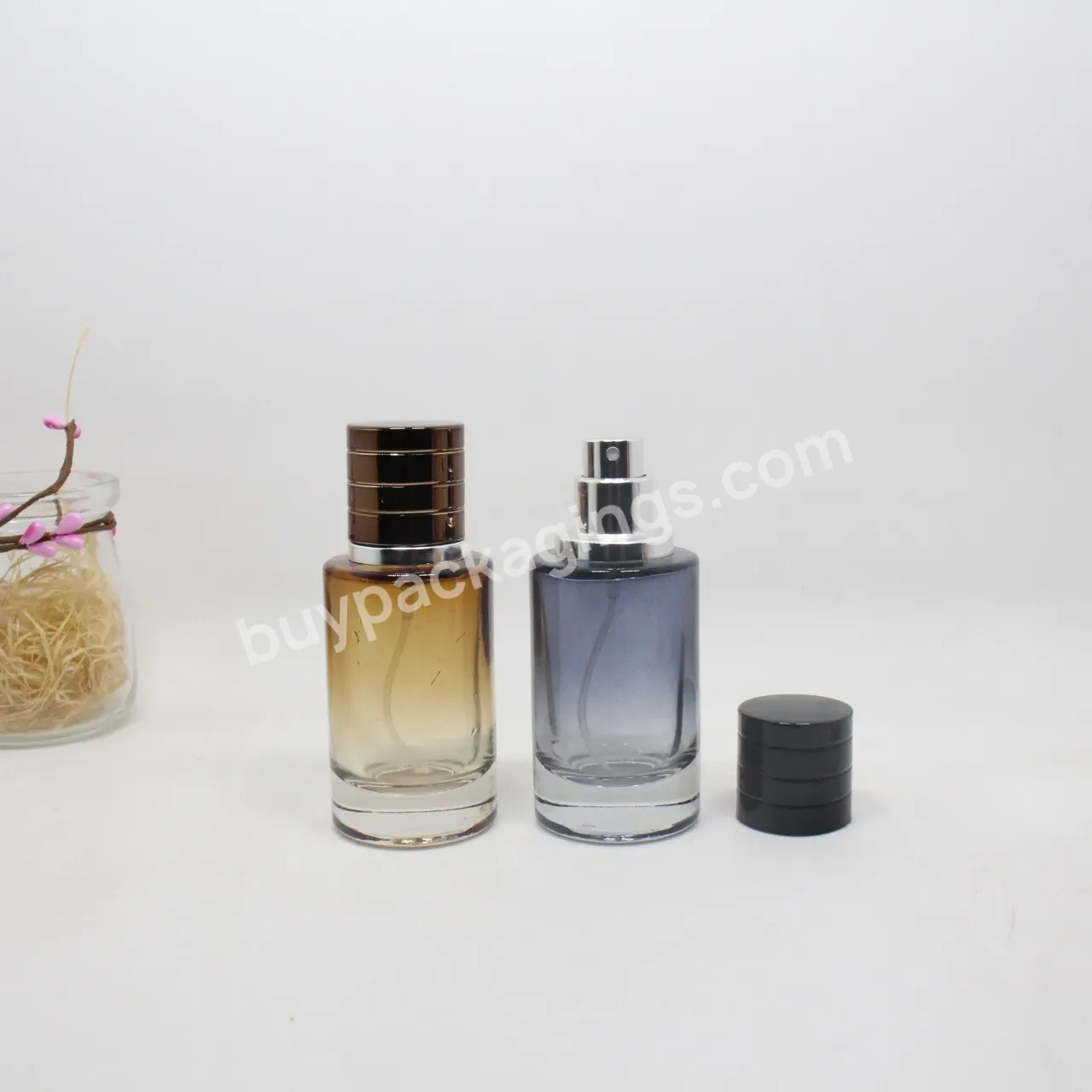 Wholesale Round Empty Spray Bottle Manufacturer Luxury 30ml 50ml 100ml Perfume Bottle Envases De Vidrio Para Perfumes