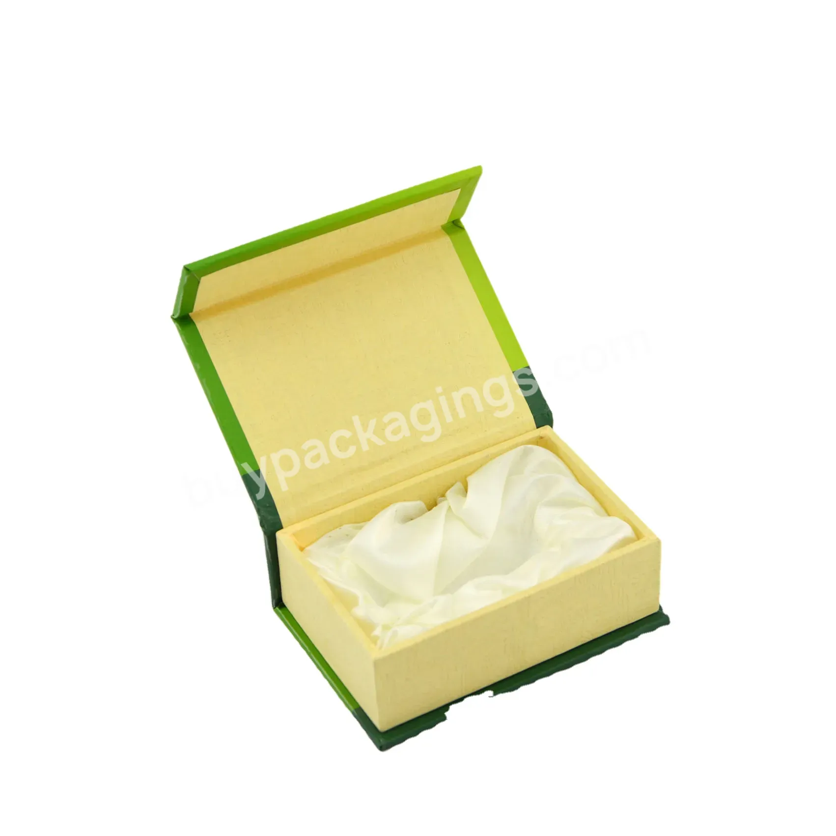 Custom Printing Small Cute Magnetic Closure Packaging Essential Oil Perfume Gift Box With Satin Lining