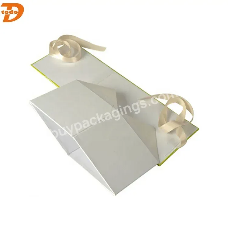 White Paper Folding Gift Box With Magnetic Closure